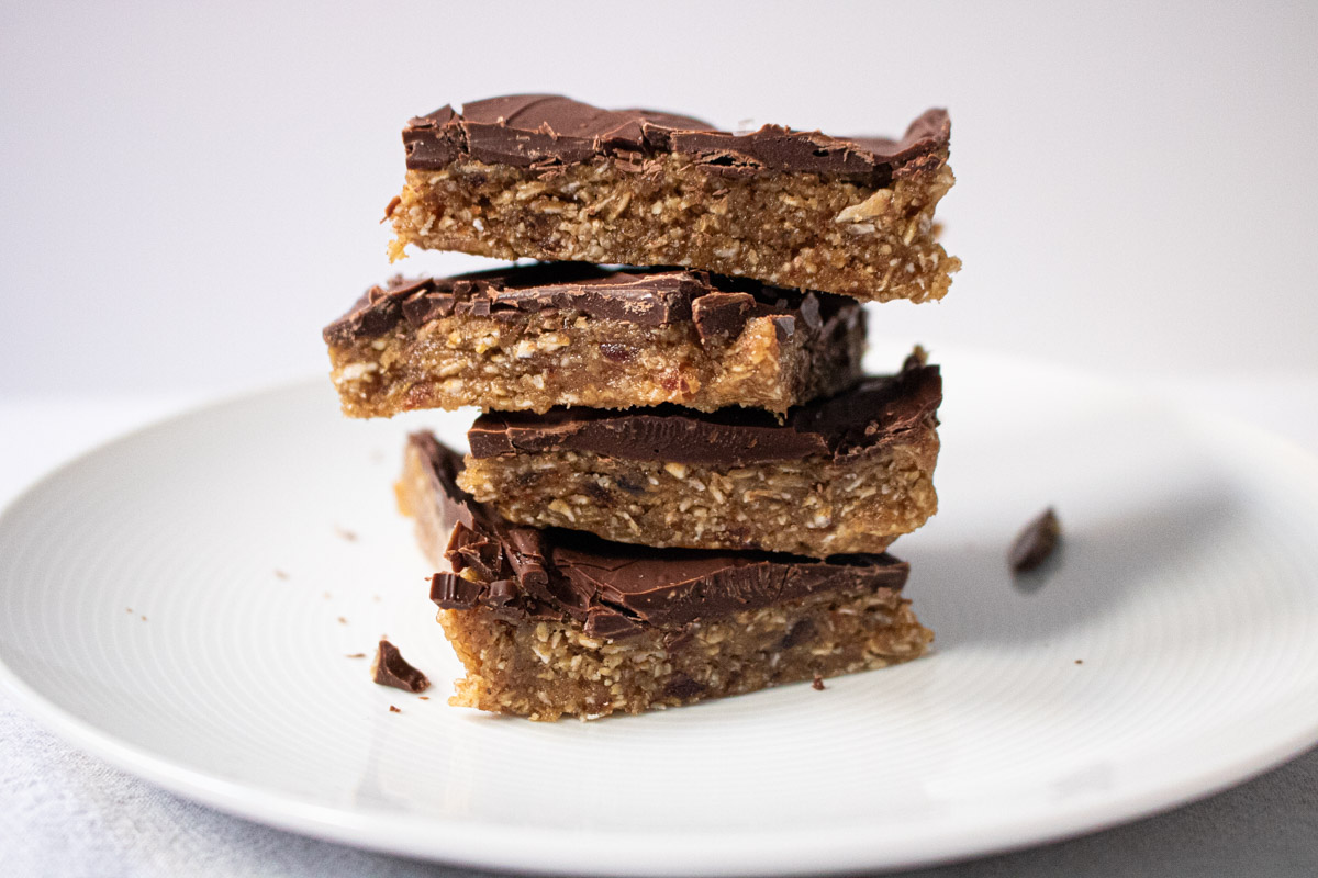 tahini-date-bars-themodernknish